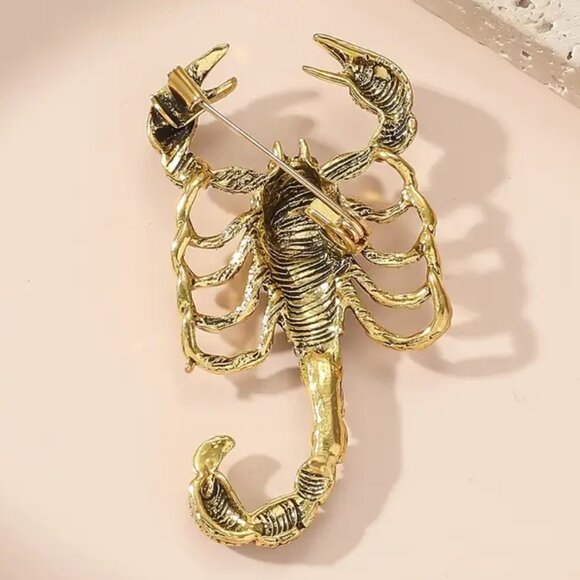 THE GOLDEN SCORPION - Picture 3 of 3